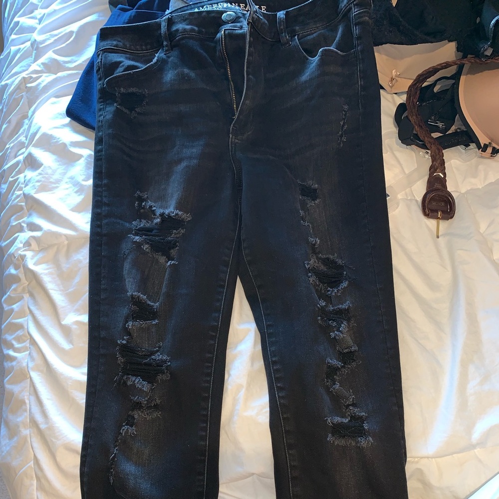 American Eagle ripped hi-rise jegging